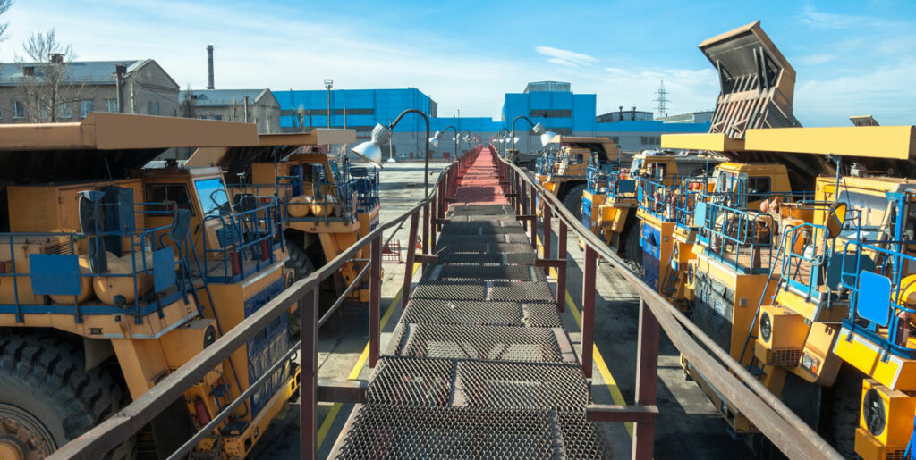 heavy-duty-vehicles-parked-in-two-rows